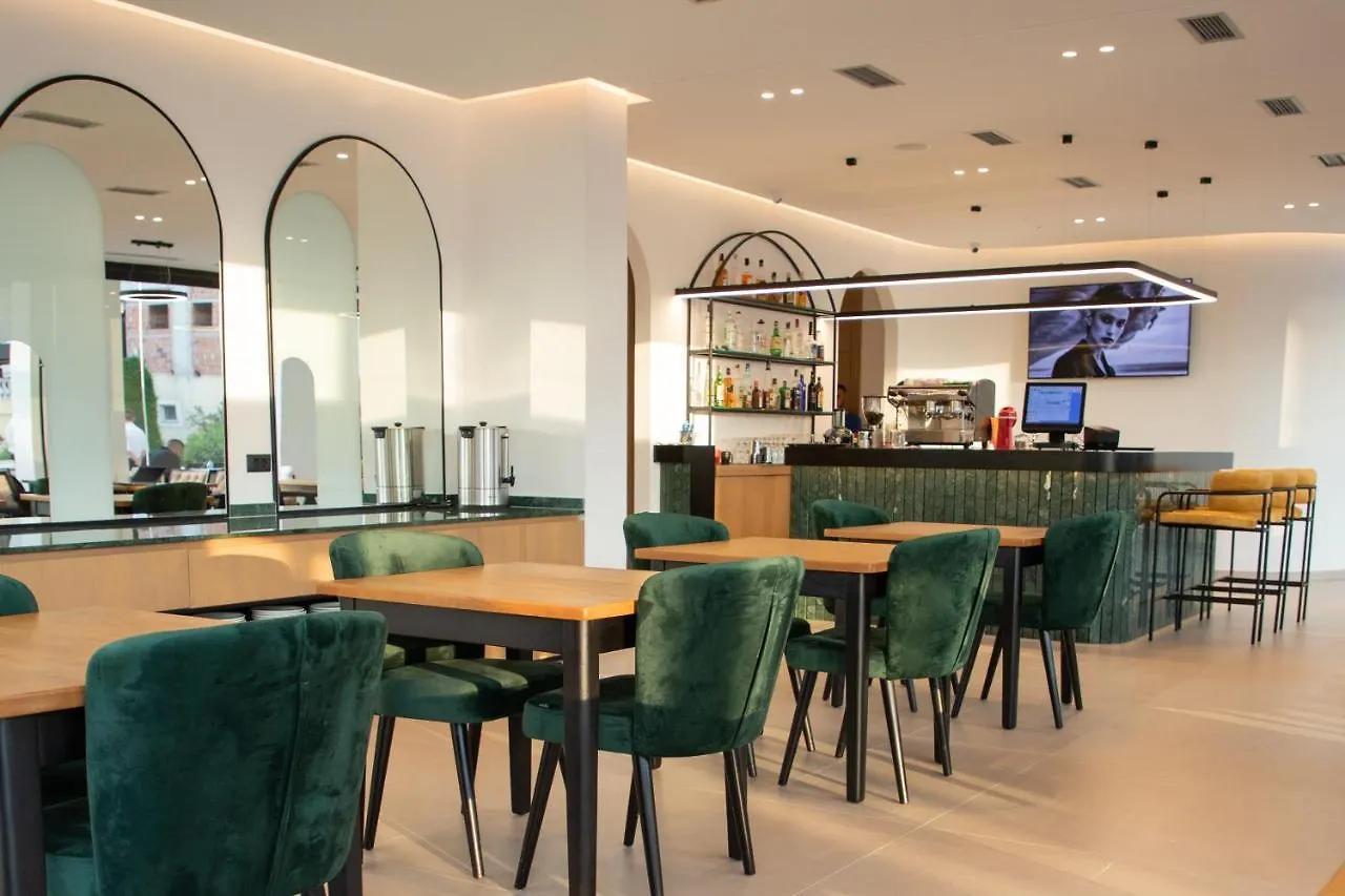 Colosseum Hotel Ksamil